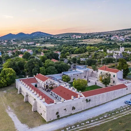 호텔 Heritage Maskovica 4*