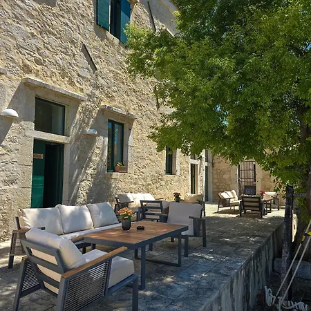 Heritage Maskovica Hotel