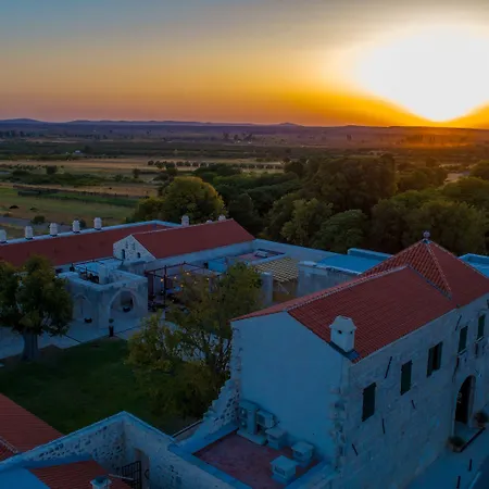 Heritage Maskovica מלון